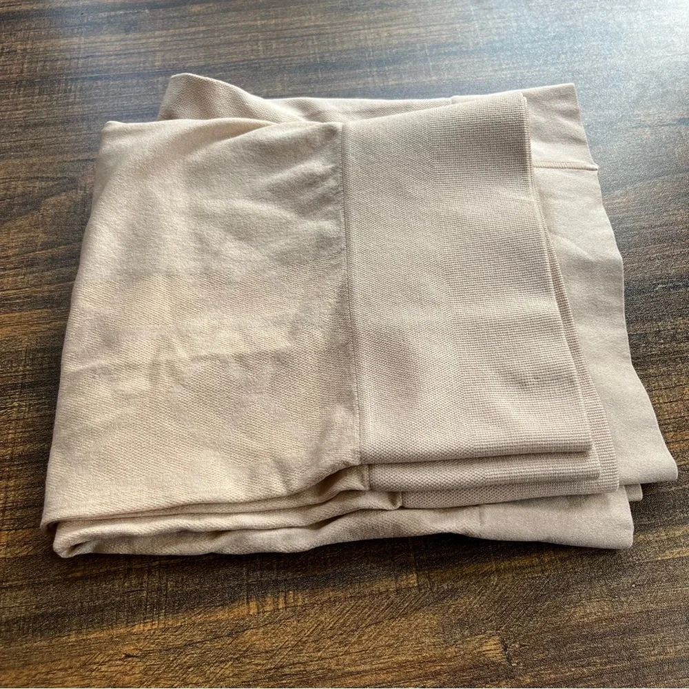 Jockey Generation Women’s Ultralight Smoothing Slipshorts - Picture 6 of 6